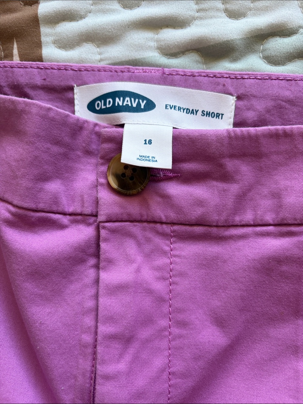 Old Navy Lavender Women's Bermuda Shorts - Picture 6 of 8
